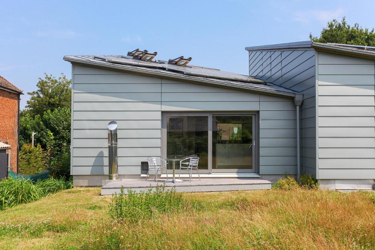 Contemporary Bolthole, Short Walk From Canterbury